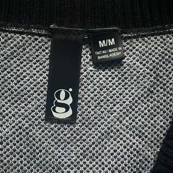 loose fitting checkered black and white vest, medium - Picture 3 of 3